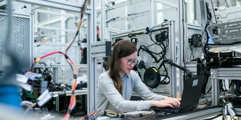 TITAN support engineer